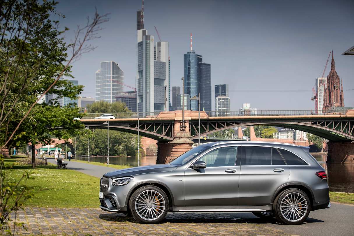 Benz and AMG models are covered by a three-year/unlimited km warranty plan.